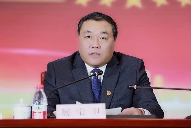 个人的决定》,集团公司党委副书记,董事蒋平华宣读了《关于深入开展"