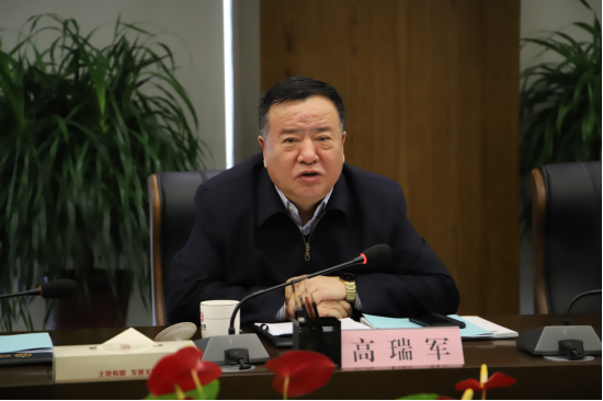 高瑞军指出,双方在成立背景,创立时间,经营目标,发展方向和重点业务